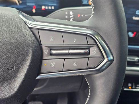 New 2026 Chevrolet Equinox EV LT FWD image 25