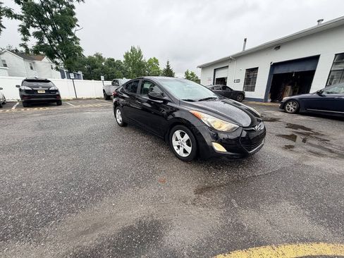Used 2012 Hyundai Elantra GLS w/ Preferred Pkg 3 FWD image 23