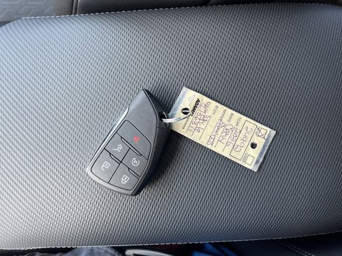 Used 2026 Chevrolet Equinox LT w/ Convenience Package II image 34