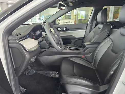 Used 2025 Jeep Compass Limited AWD/4WD image 21