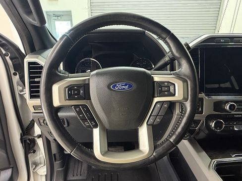 Used 2022 Ford F250 Lariat w/ Lariat Ultimate Package AWD/4WD image 11