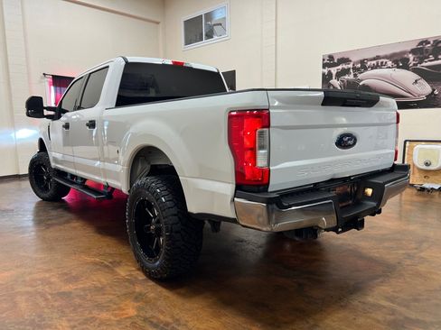 Used 2019 Ford F250 XLT image 2