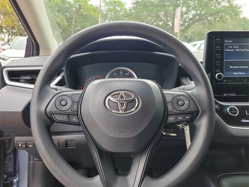 Used 2022 Toyota Corolla LE image 25