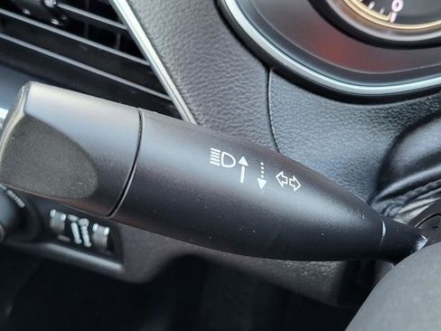 Used 2019 Jeep Cherokee Latitude Plus w/ Cold Weather Group image 14