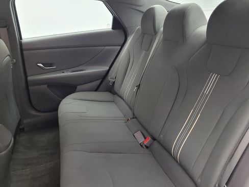 Used 2023 Hyundai Elantra SEL image 18