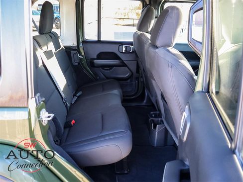 Used 2022 Jeep Wrangler Unlimited Sahara image 21