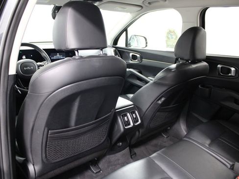 Used 2024 Kia Sorento S image 20