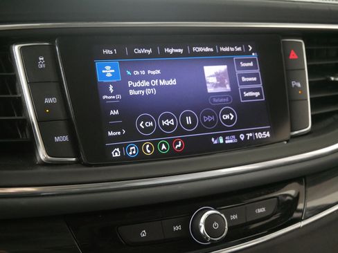 Used 2020 Buick Enclave Essence image 22