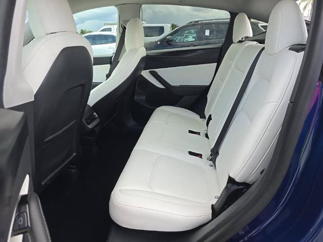 Used 2021 Tesla Model Y Long Range AWD/4WD image 9