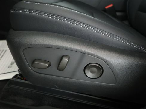 Used 2025 Chevrolet Blazer EV LT image 9