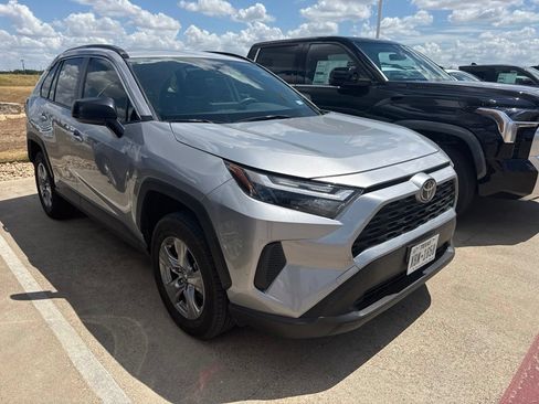 Used 2025 Toyota RAV4 LE AWD/4WD image 1