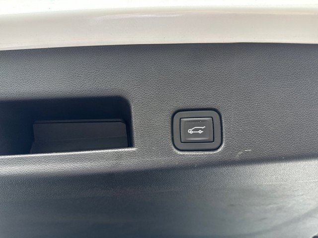 Used 2024 Chevrolet Traverse Z71 w/ LPO, Floor Liner Package AWD/4WD image 17