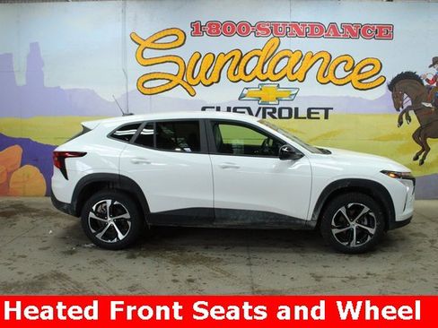 Used 2024 Chevrolet Trax RS w/ Driver Confidence Package image 1