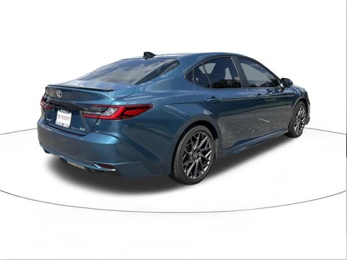 Used 2025 Toyota Camry XSE FWD image 3