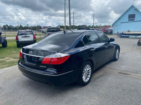 Used 2011 Hyundai Genesis 3.8 RWD image 7