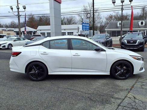 Certified 2022 Nissan Sentra SR w/ SR Premium Package FWD image 4