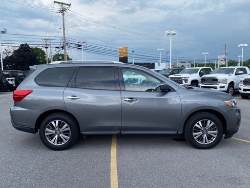 Used 2019 Nissan Pathfinder SV AWD/4WD image 6