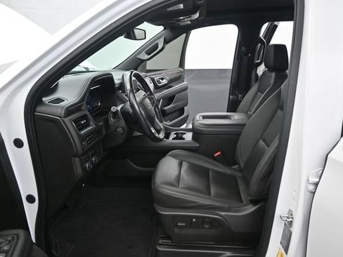 Used 2022 Chevrolet Tahoe Z71 w/ Luxury Package AWD/4WD image 13