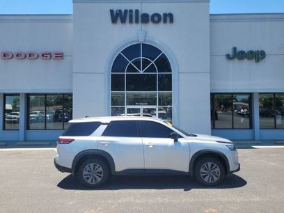Used 2023 Nissan Pathfinder S