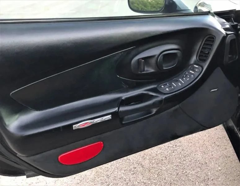 Used 2001 Chevrolet Corvette Z06 w/ Memory Pkg RWD image 23