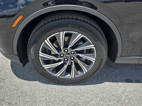 New 2025 Lincoln Aviator 2WD w/ Equipment Group 101A image 11