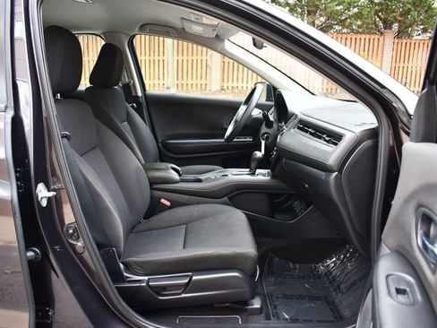 Used 2018 Honda HR-V LX image 33