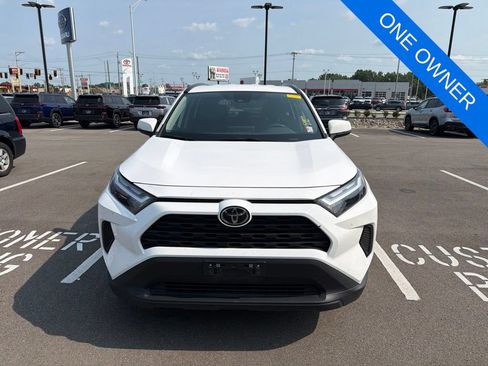 Used 2025 Toyota RAV4 XLE AWD/4WD image 7
