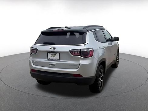Used 2025 Jeep Compass Limited AWD/4WD image 15
