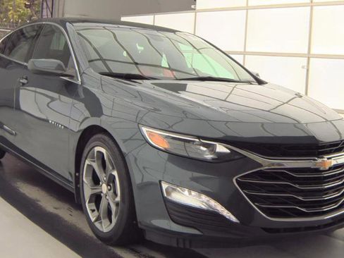 Used 2020 Chevrolet Malibu LT FWD image 1
