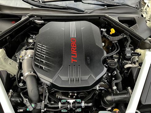 Used 2018 Kia Stinger GT1 image 32