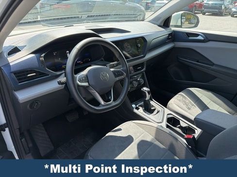 Used 2024 Volkswagen Taos SE image 4