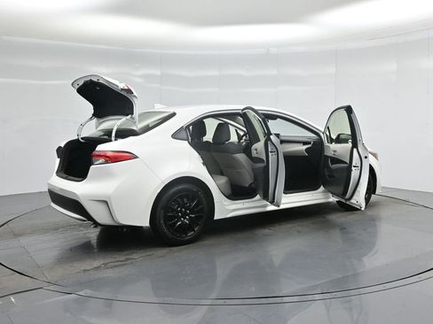 Used 2020 Toyota Corolla LE image 6