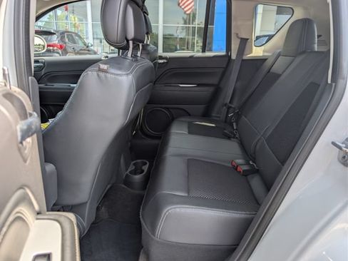 Used 2014 Jeep Compass Latitude AWD/4WD image 15