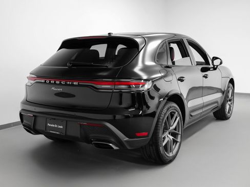 Used 2025 Porsche Macan image 12