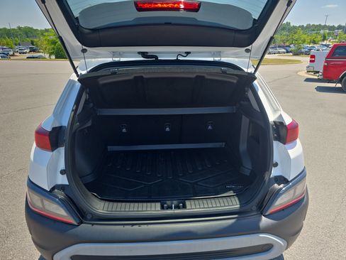 Used 2023 Hyundai Kona SEL w/ Convenience Package FWD image 12