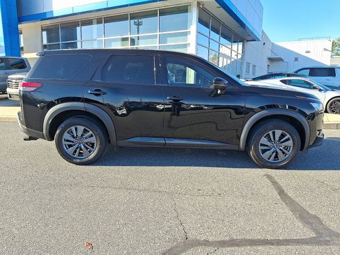 Used 2022 Nissan Pathfinder S image 7