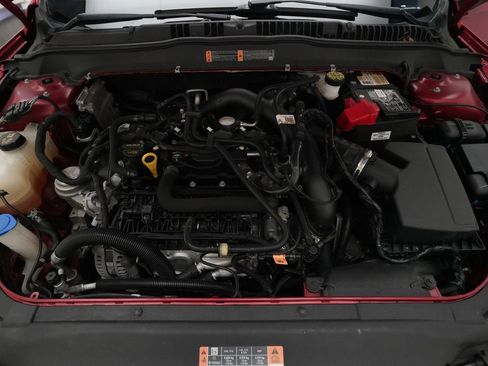 Used 2020 Ford Fusion SE w/ Equipment Group 151A FWD image 3