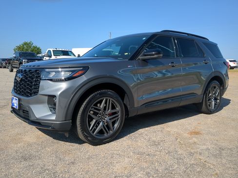 Used 2025 Ford Explorer ST-Line w/ Premium Package AWD/4WD image 6