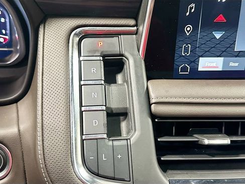 Used 2022 GMC Yukon SLT w/ SLT Premium Package AWD/4WD image 19