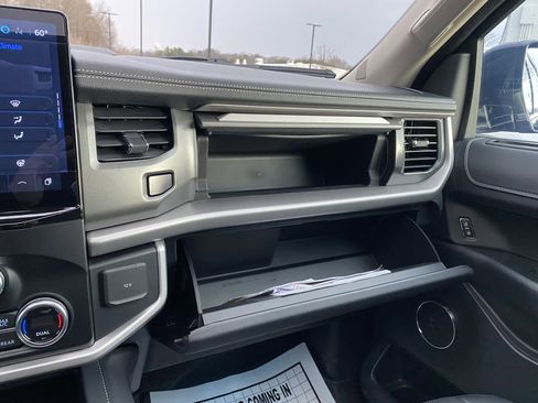 Used 2024 Ford Expedition Max XLT image 31