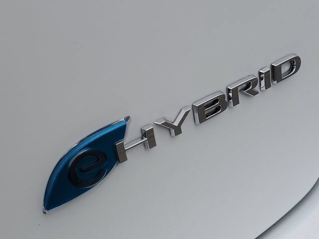 Used 2024 Chrysler Pacifica Limited FWD image 6