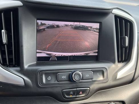 Used 2023 GMC Terrain SLE w/ Driver Convenience Package FWD image 25