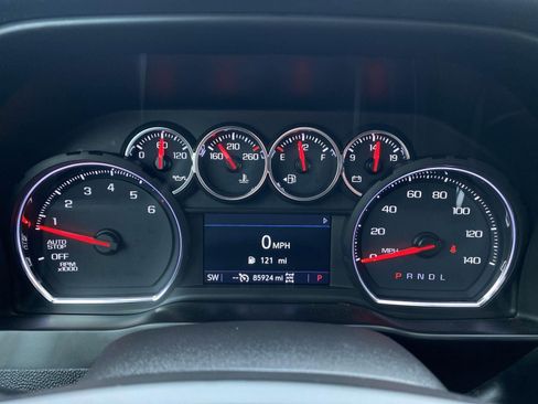 Used 2019 Chevrolet Silverado 1500 RST image 4