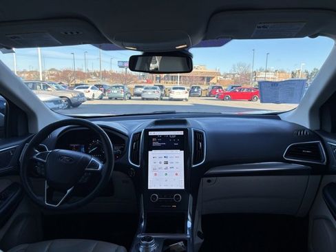 Used 2022 Ford Edge Titanium image 30