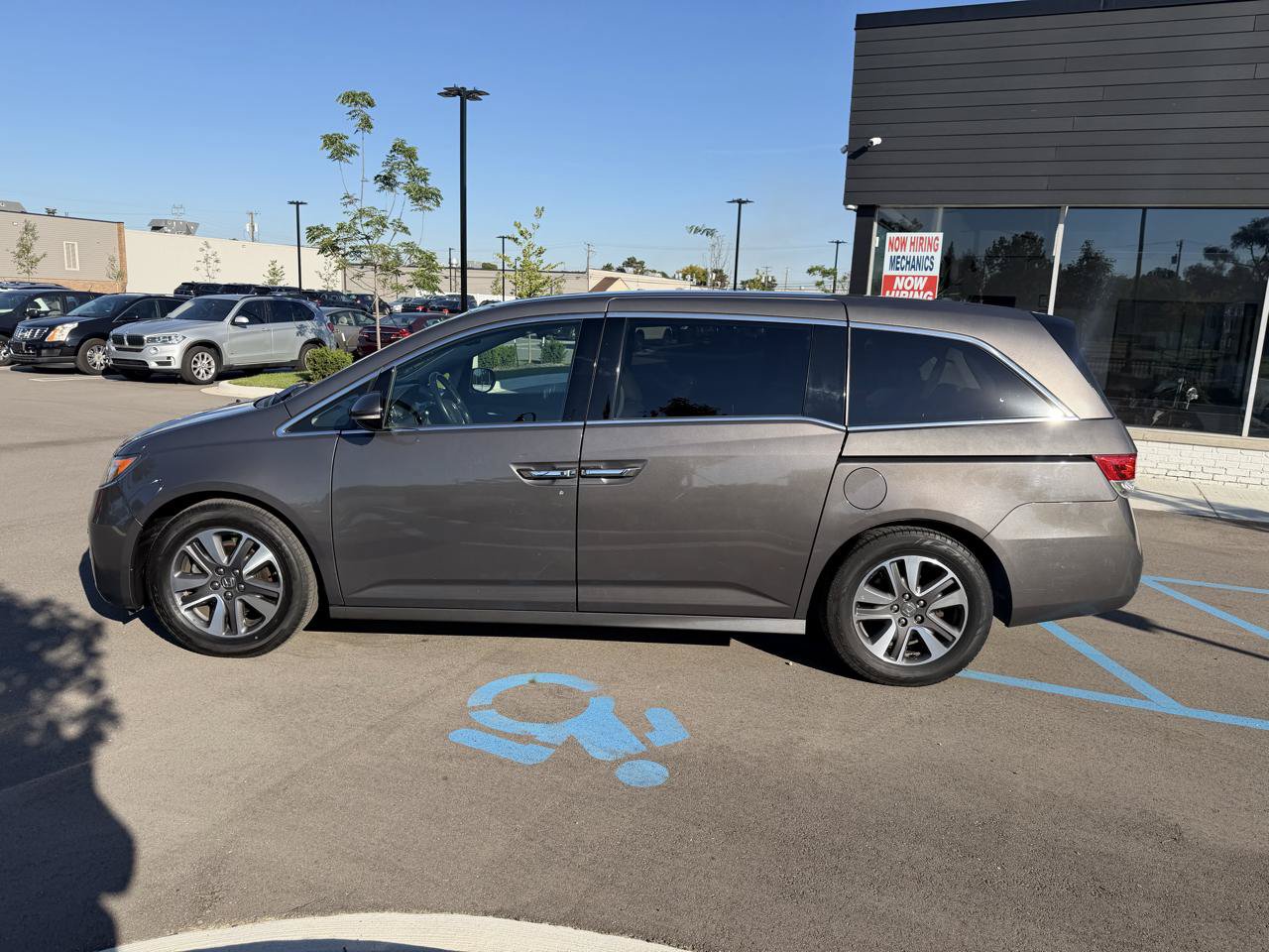 Used 2015 Honda Odyssey Touring Elite image 8