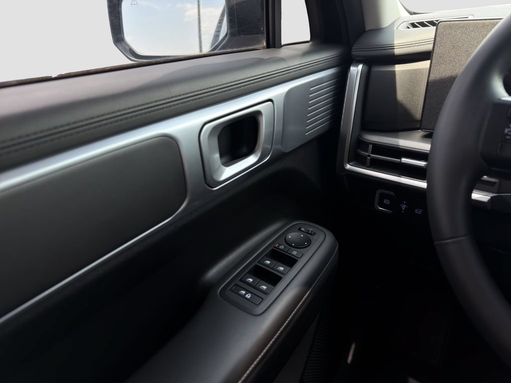 Used 2024 Hyundai Santa Fe SEL FWD image 12