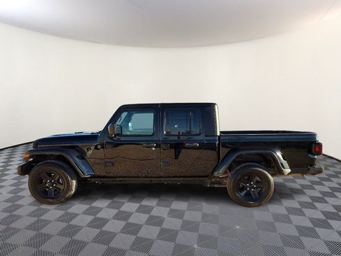 Used 2023 Jeep Gladiator Sport image 2