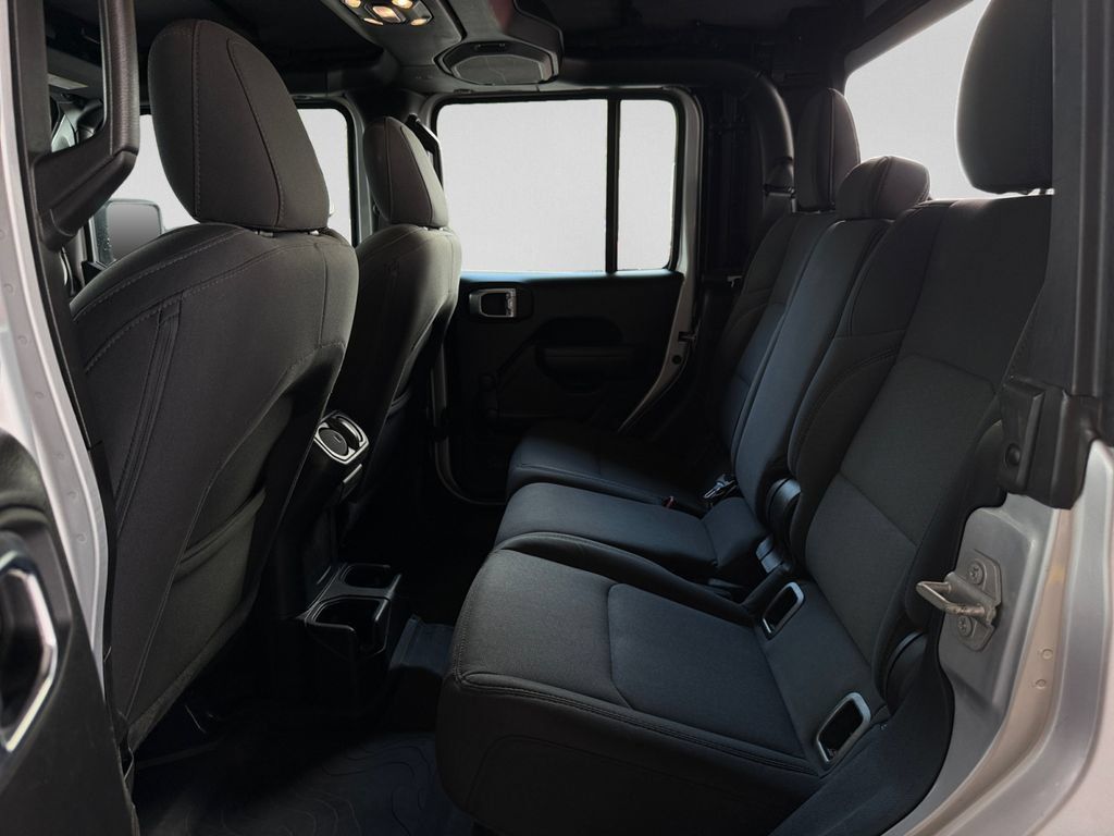 Used 2022 Jeep Gladiator Sport AWD/4WD image 26