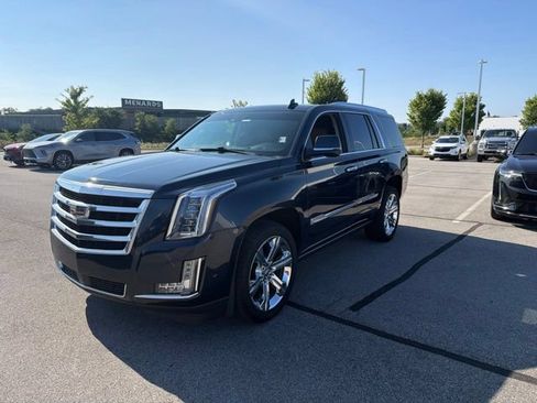 Used 2020 Cadillac Escalade Premium Luxury AWD/4WD image 1