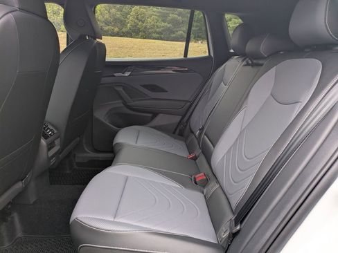 New 2026 Volkswagen Tiguan SE R-Line FWD image 14